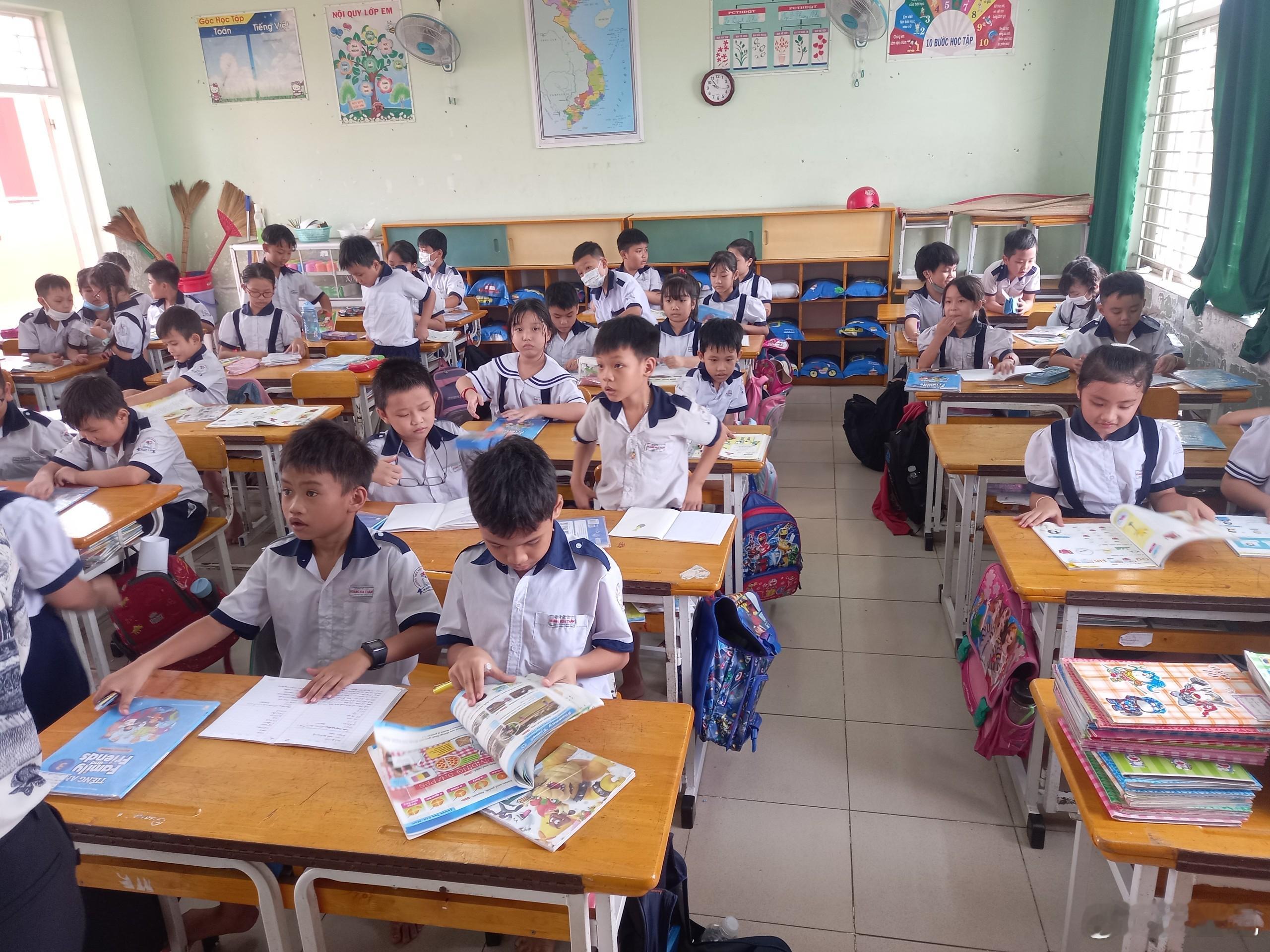 越南這些年默默做了點事：從小學開始普及英語，最新規劃中將英語視為「第二語言」，目