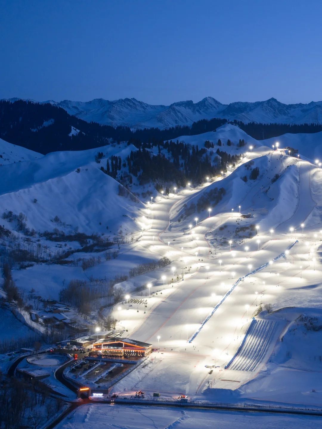 雪落伊犁｜新疆的慢时光和我交换了个秘密！