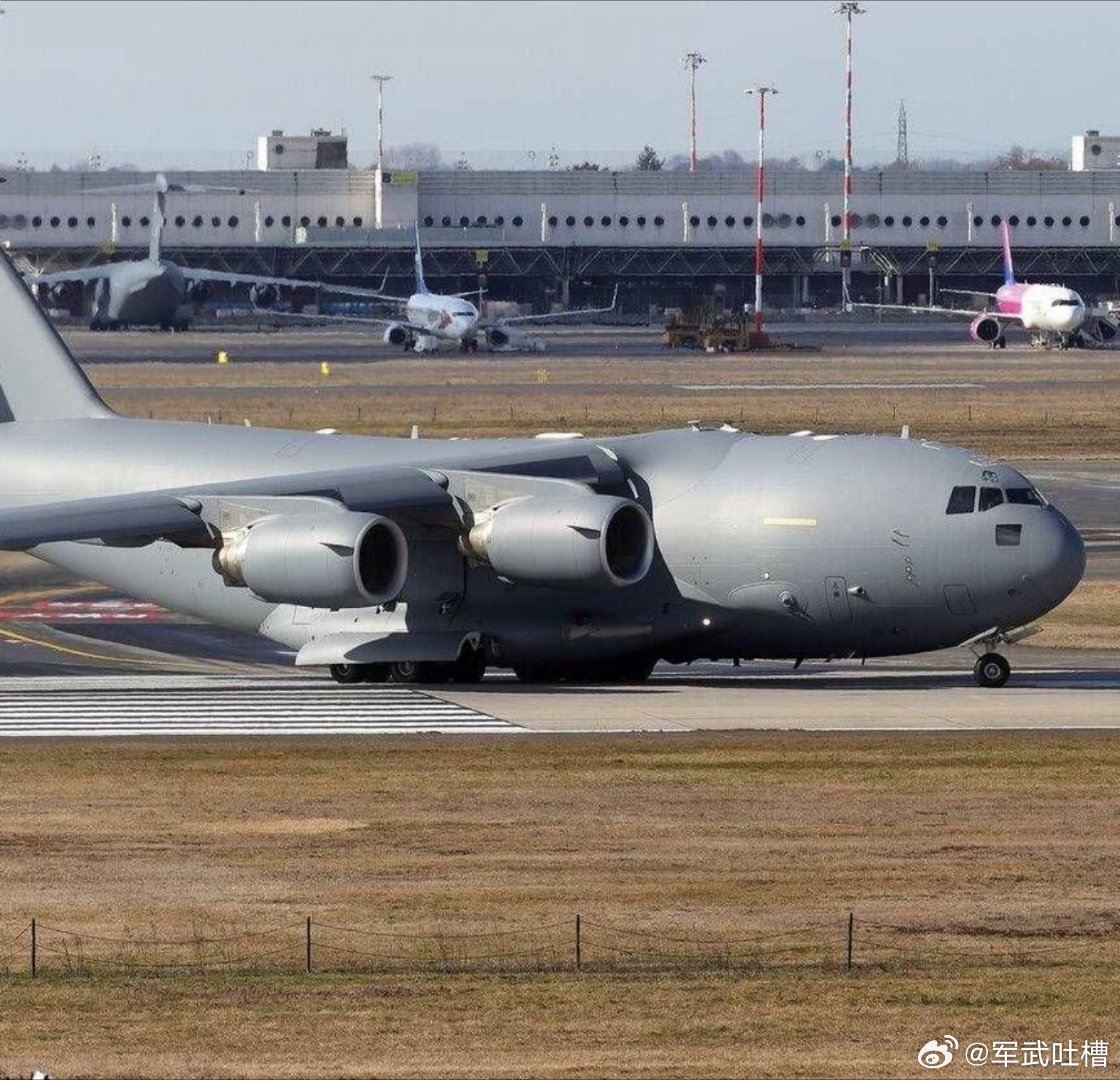 兄弟们，一架C17运输机在土耳其紧急降落开战以来，美军紧急降落的军机没有10架也