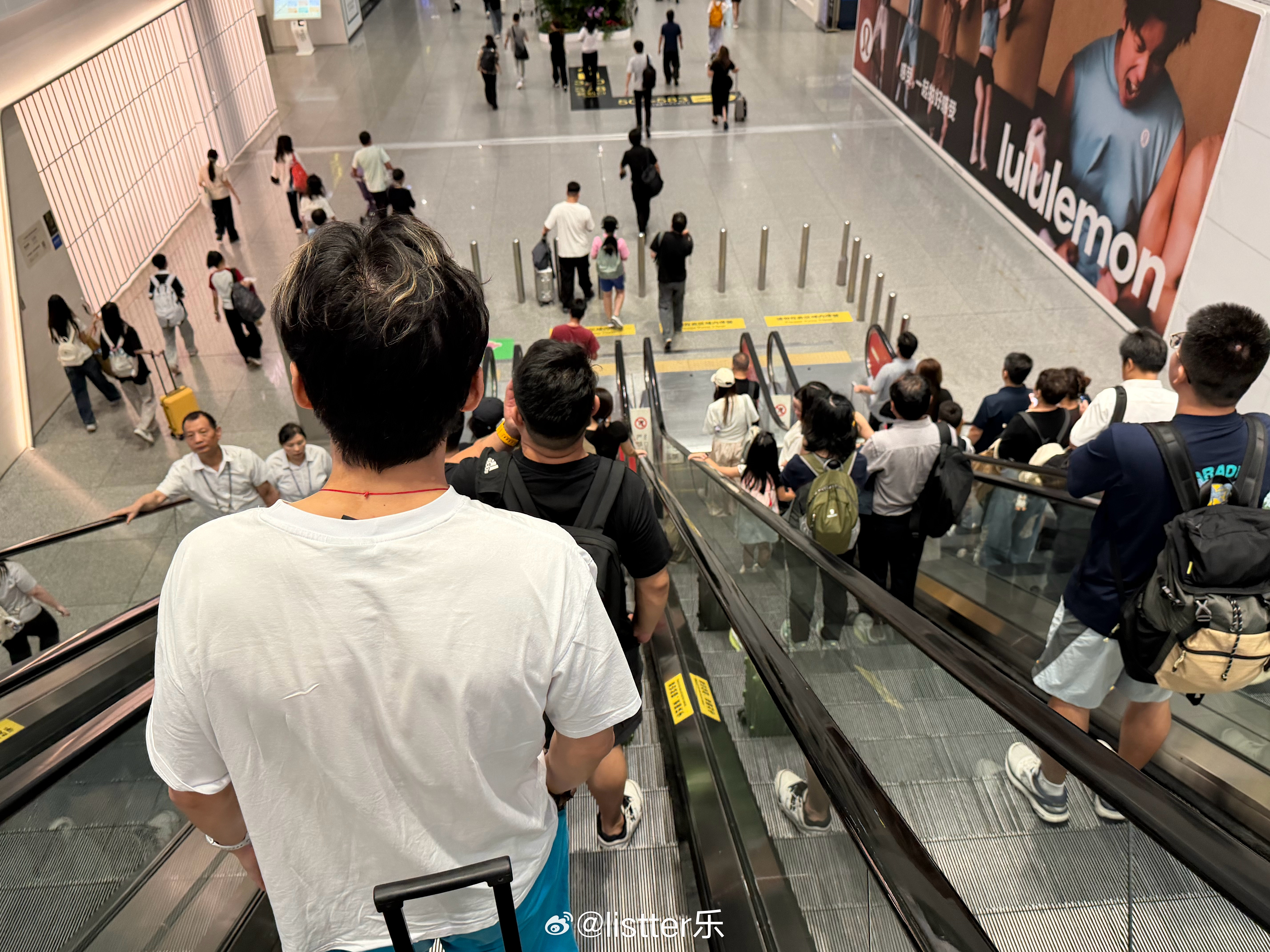看看早上6点的深圳机场，还有什么理由不努力