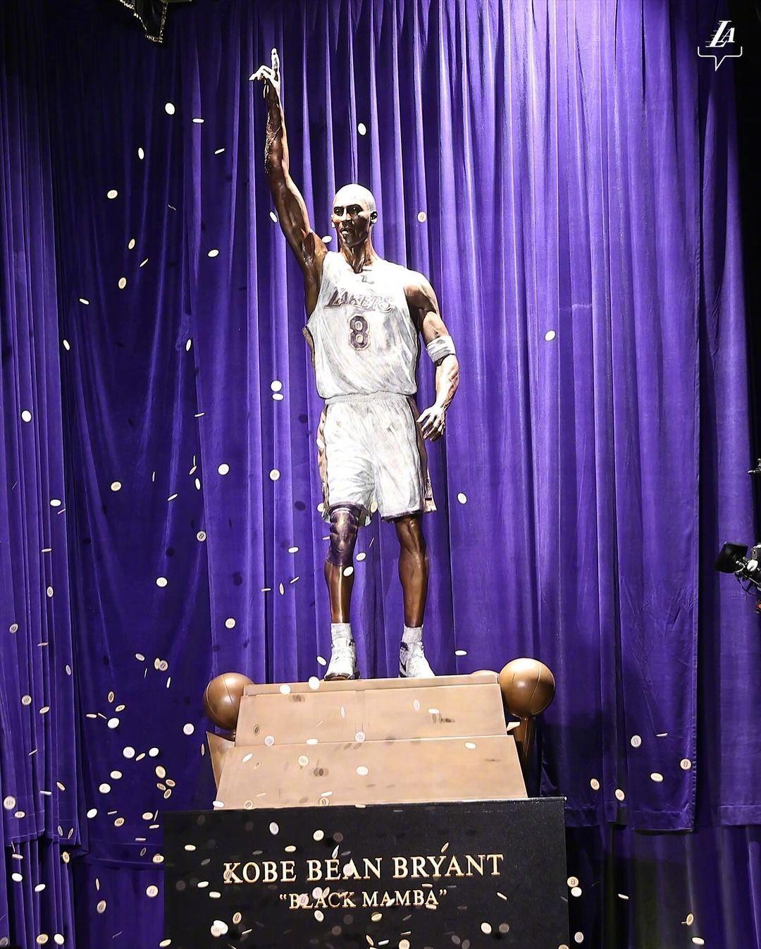 For Kobe #科比雕像揭幕 #科比