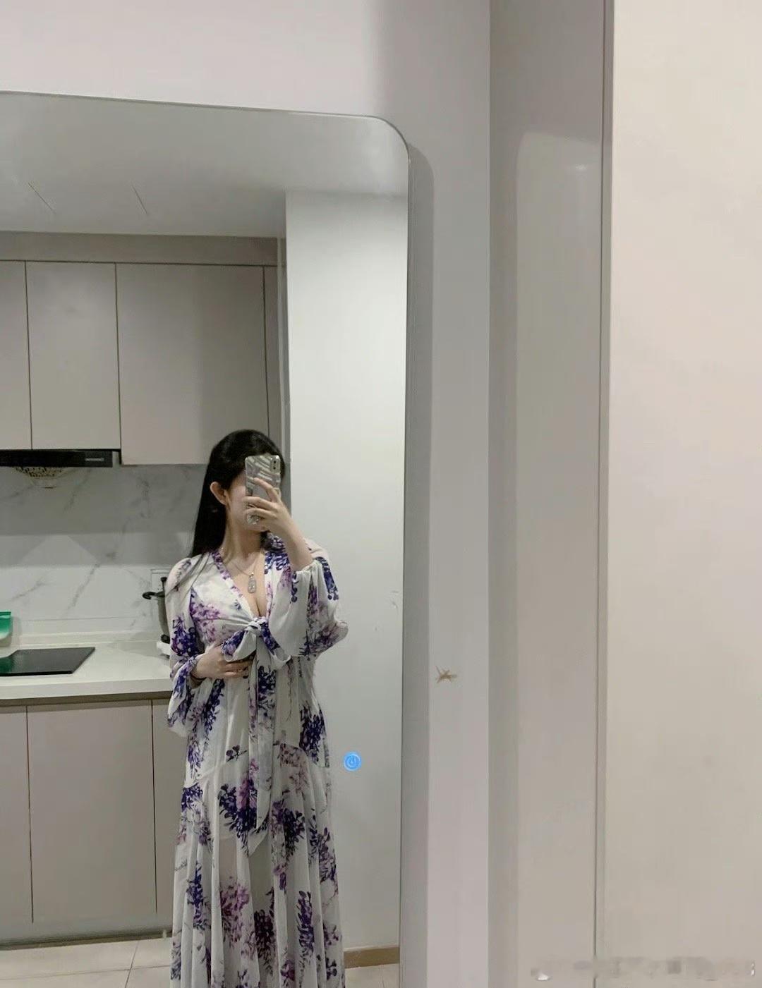 这样穿出去不知道能不能勾引到大叔  ​​​