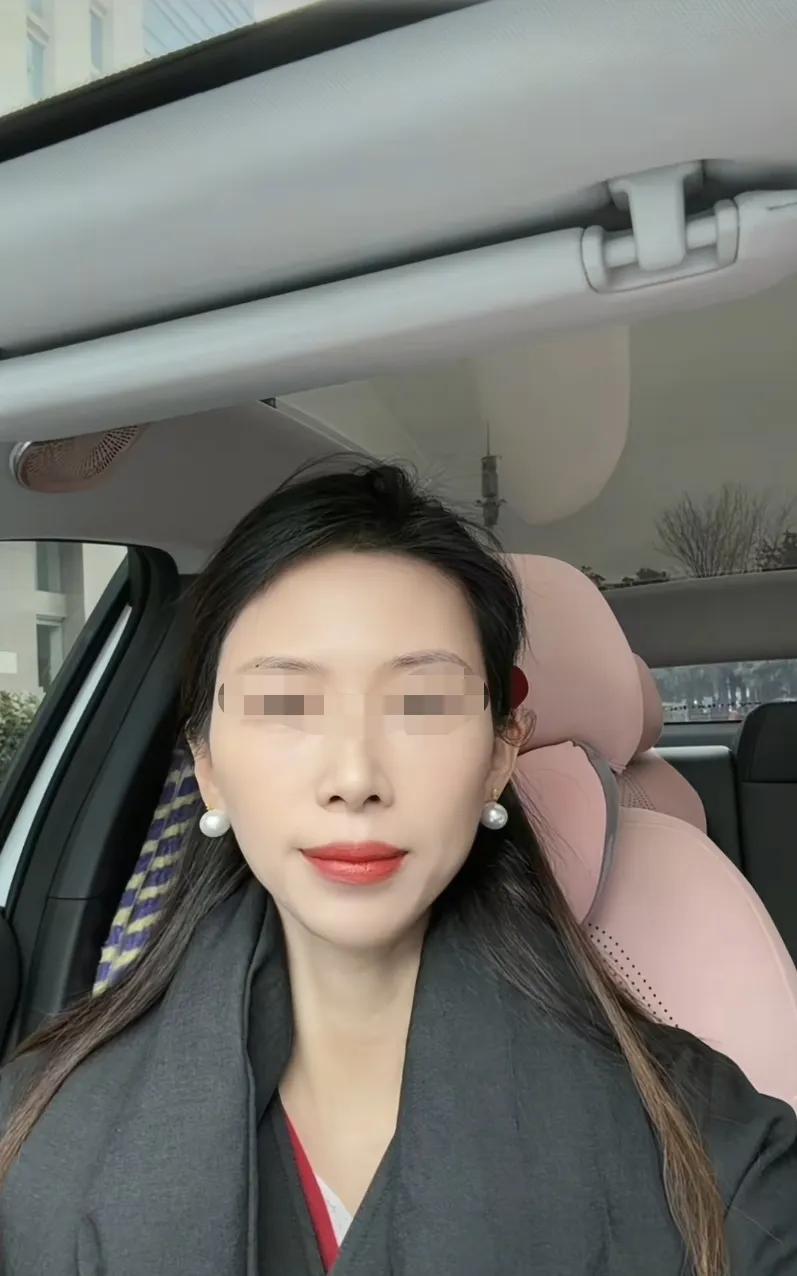 严重怀疑判这案子的法官是故意的，如此判决是不是大快人心？

原配牛女士将老公婚内