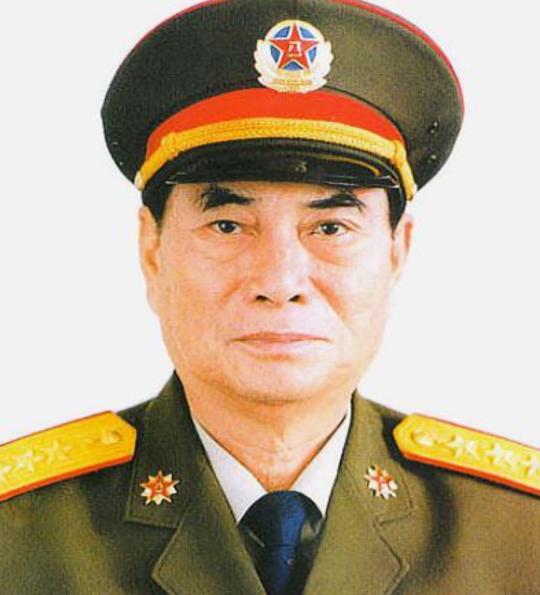 1996年，张万年在山西视察，在饭桌上，一位干部喝了酒，笑着讲了件“怪事”：几年