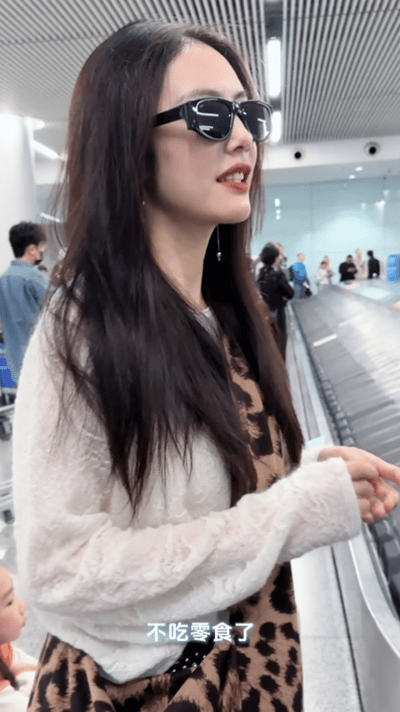 #蔡文静浪姐四公扎针治疗#我真的是有点心疼蔡文静了，姐姐真的有在认真的对待自己的