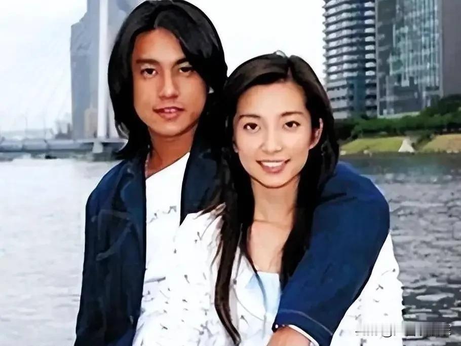 别看现在朱孝天混的不怎么样，来看看他的绯闻前女友们，一个比一个厉害。

和李冰冰