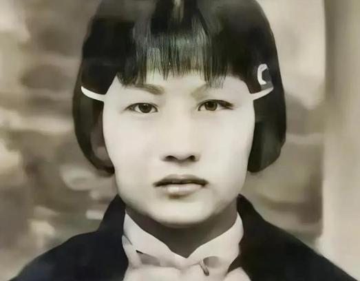 1940年青岛，120多位军统特工在一夜间被日军包饺子，只因一个叛徒的无情出卖，