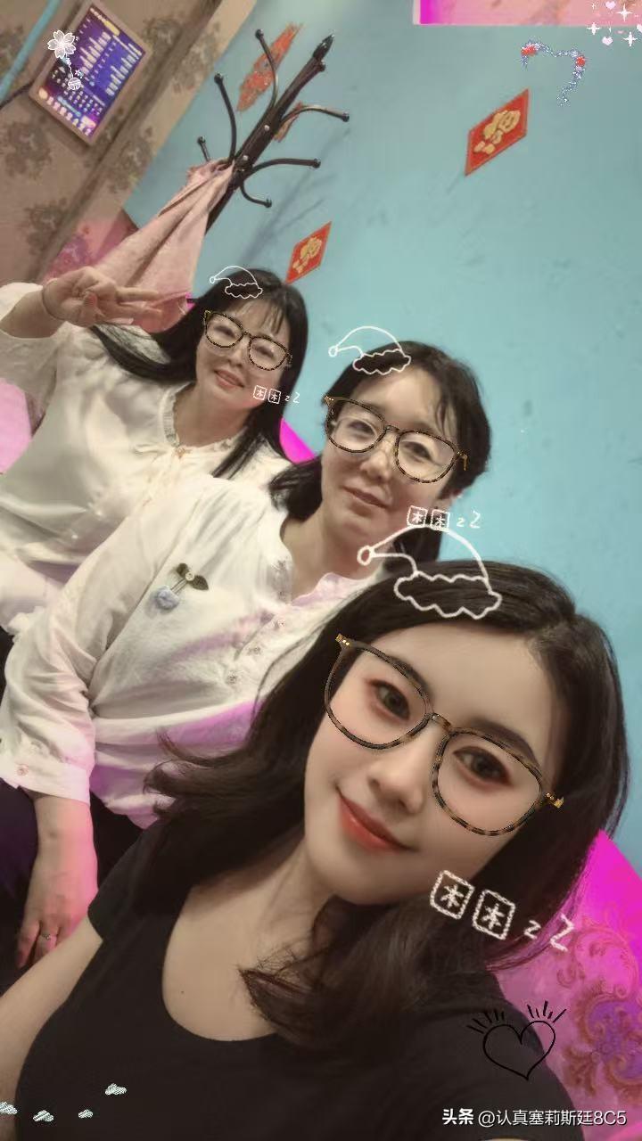 时至今日，我悟出不少人生真谛。杨绛先生说人生如戏，观众是假的，与其求渡，不如自渡