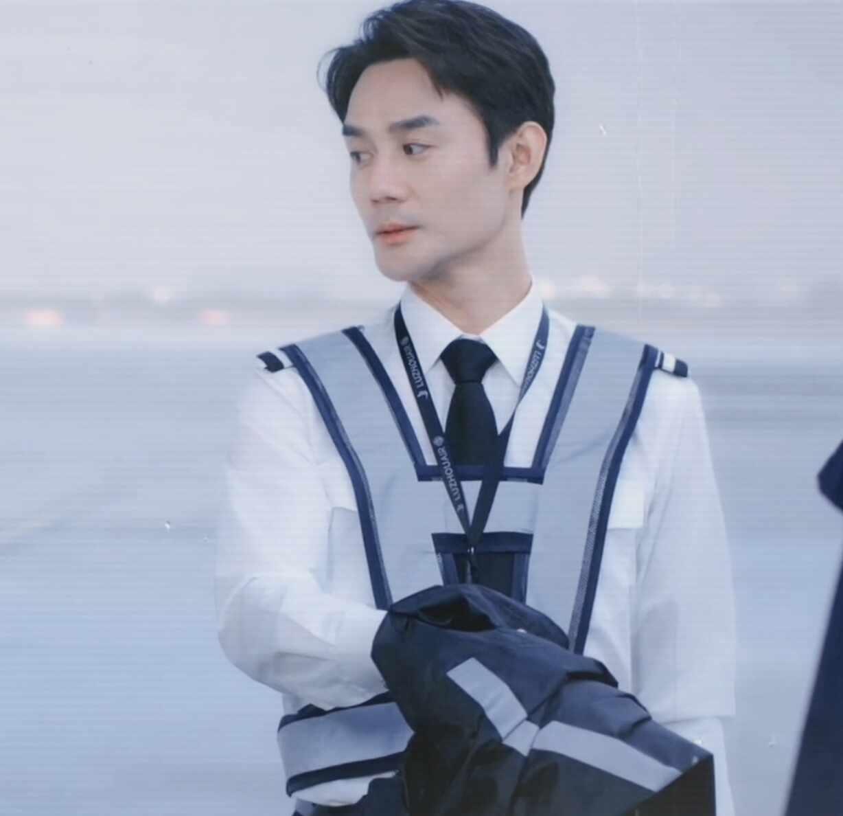 顾南亭的生动时刻
永远为顾南亭心动💗王凯 顾南亭 向风而行 影视剧