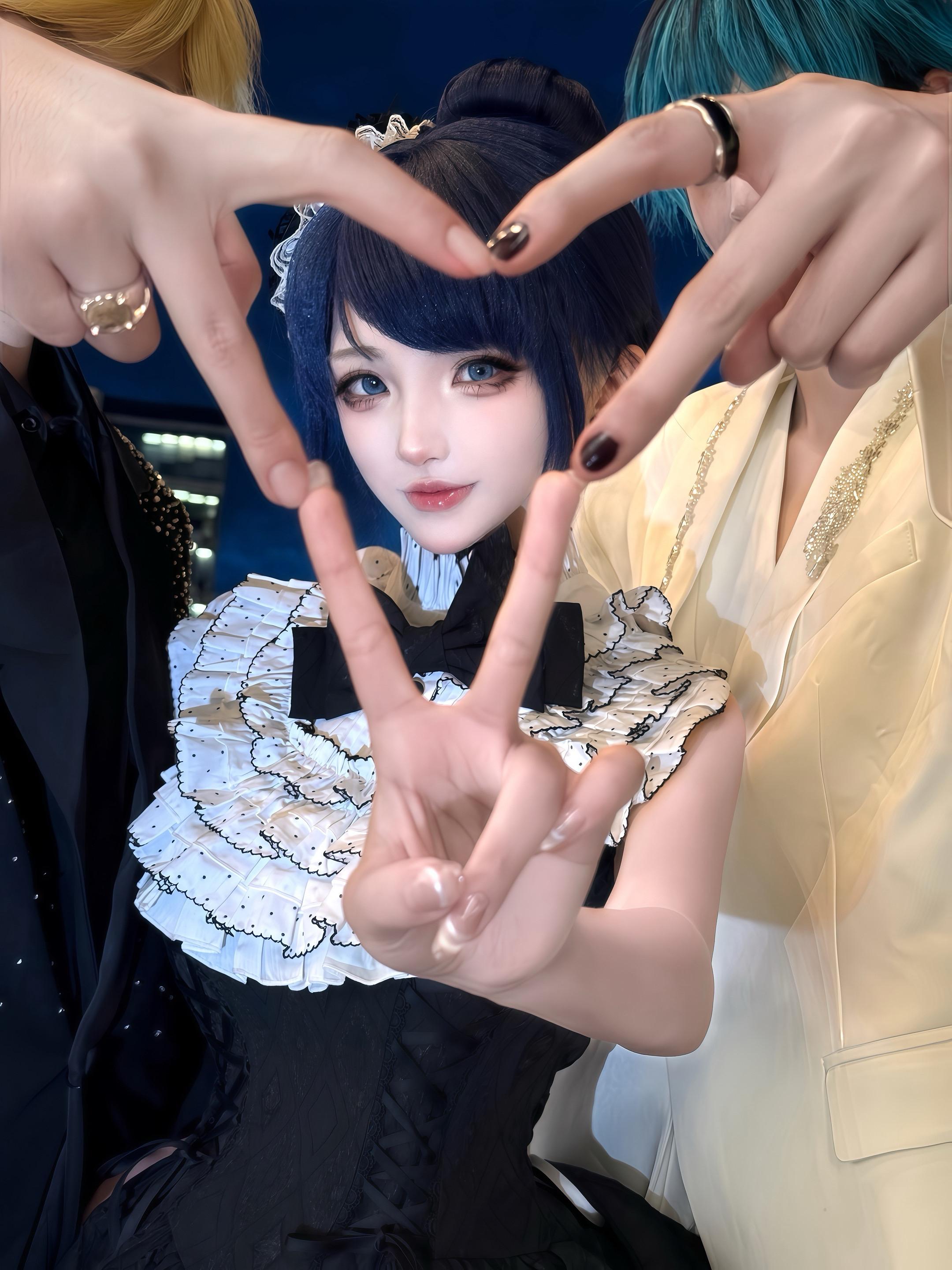 巴黎权威三人🐞🐱🐍。 🐱  🐍