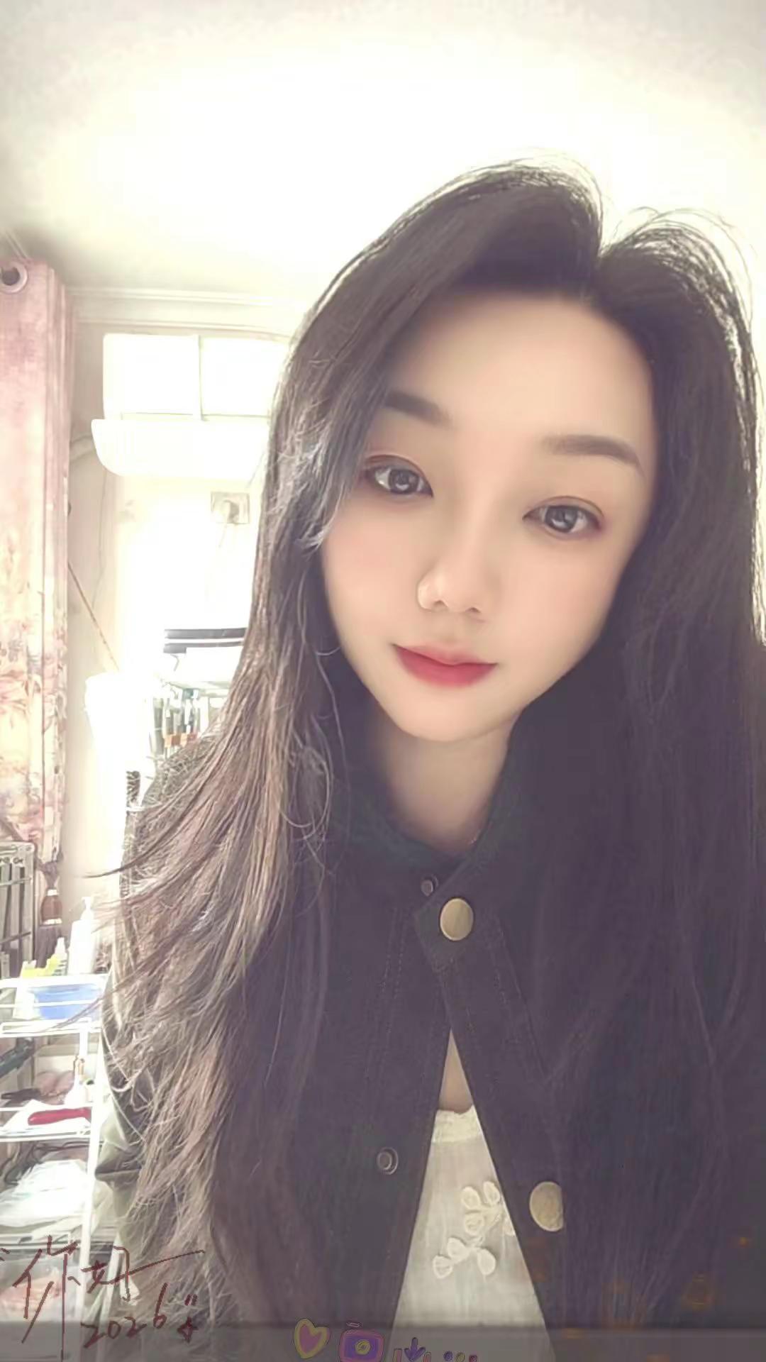 人还是刚认识的时候最好，虚伪又浪漫，新鲜又热情！