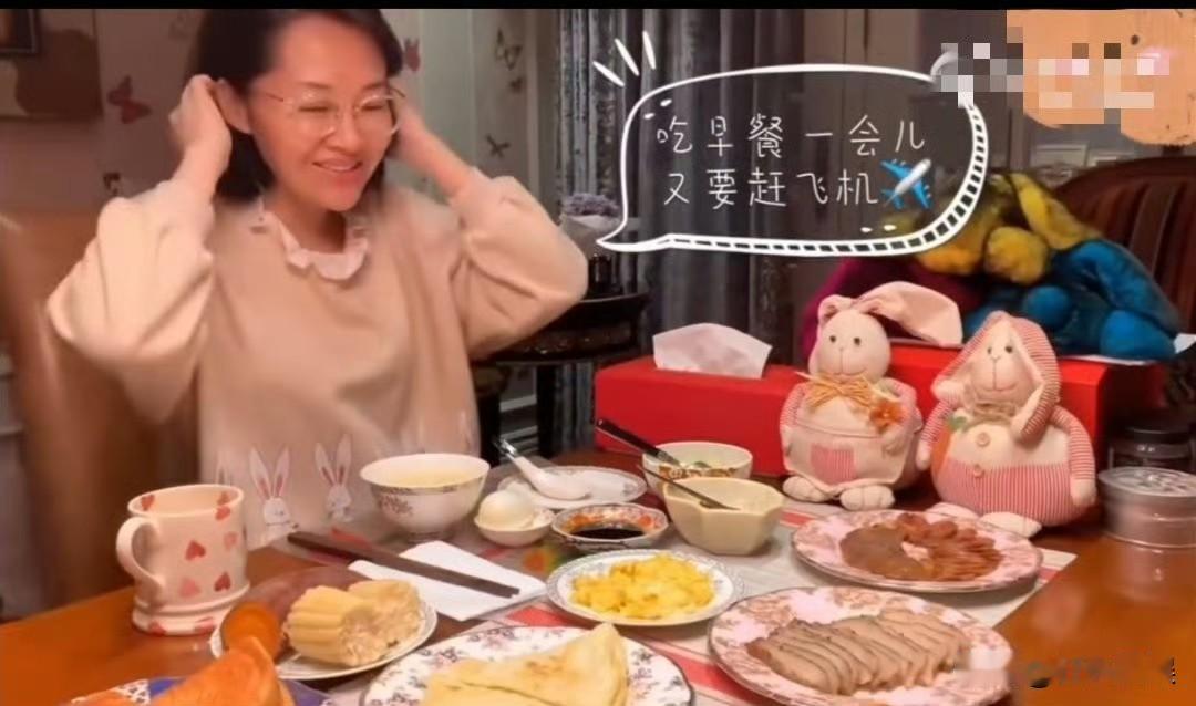 许晴，引发热议！

9月14日，许晴分享了一段早餐的视频，餐桌上有玉米，红薯，烙