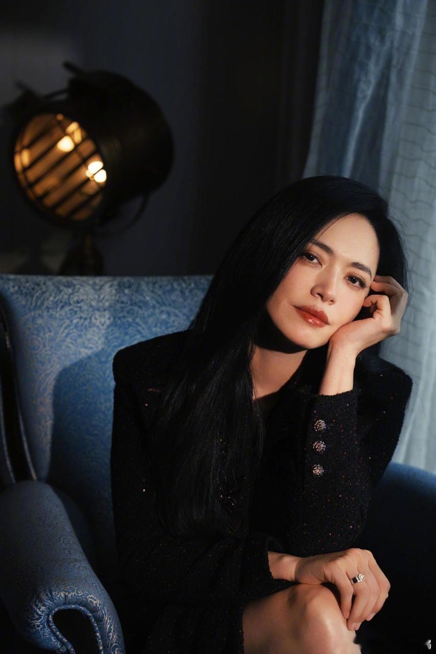 姚晨原来岁月从不败美人掌柜的快来看看我们这个小郭！天呐，每次看姚晨的照片都会被狠