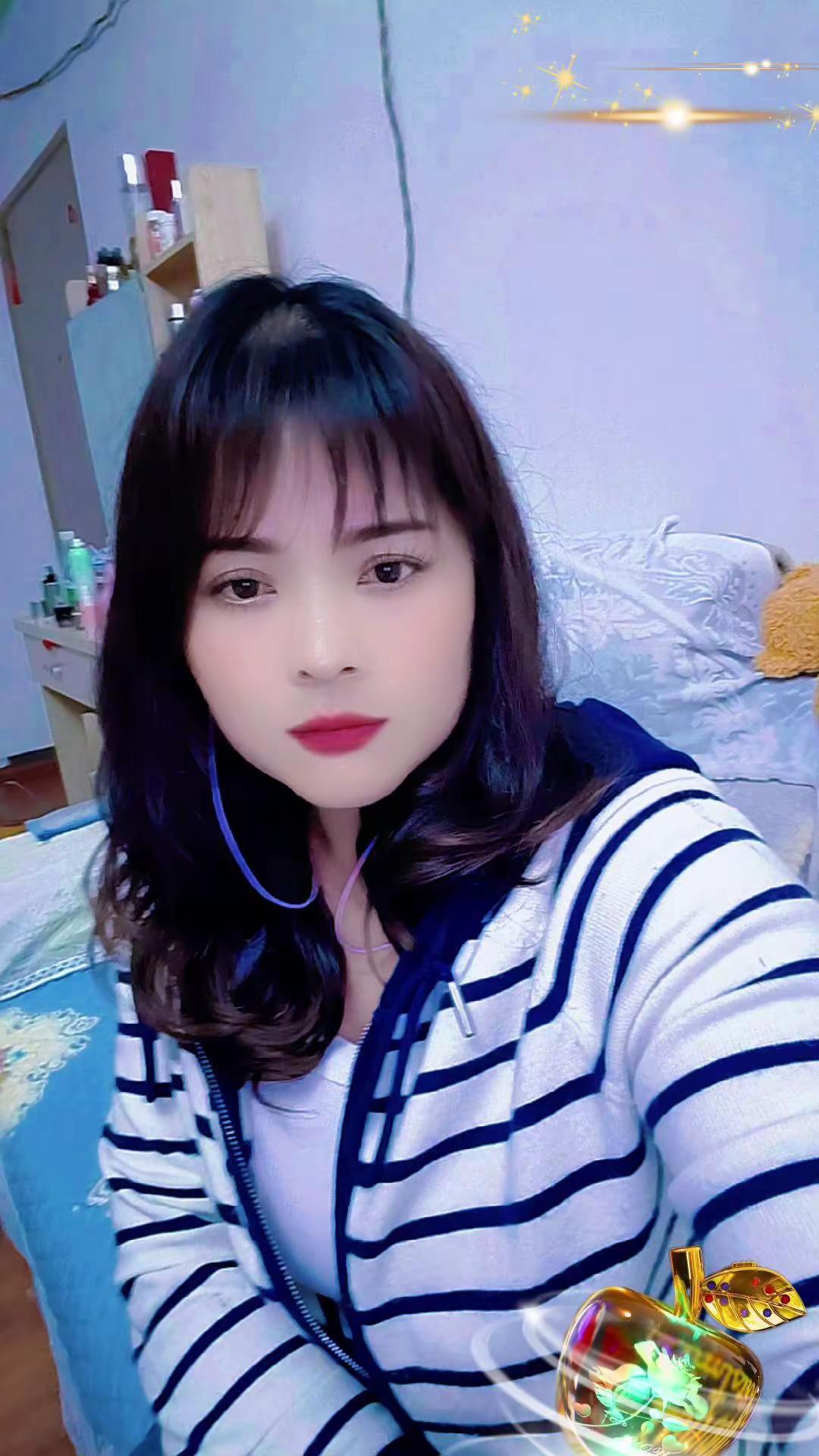 成年人的世界，各有各的难言之隐，各有各的不自由，那些不能诉说的的心事，只能给他放