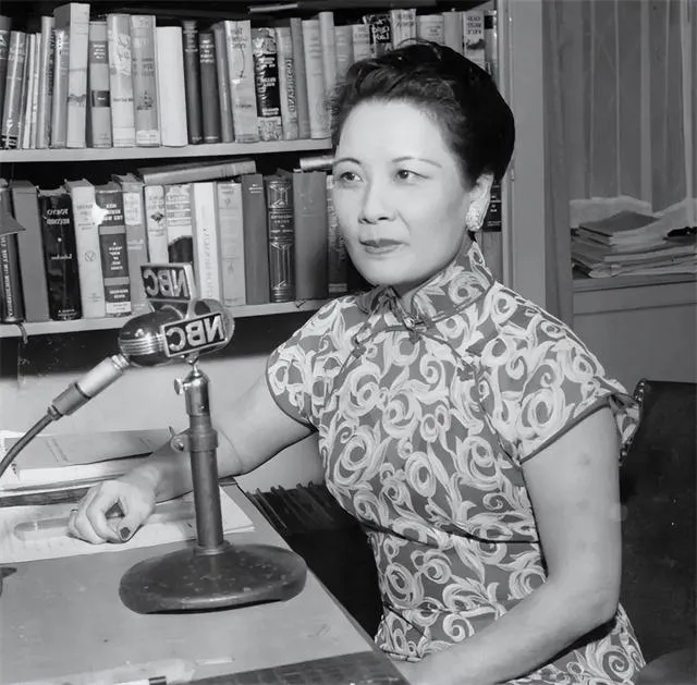 宋美龄合订本——访美篇（资料来自《蒋介石评传》）1943年宋美龄访美，在白宫期间