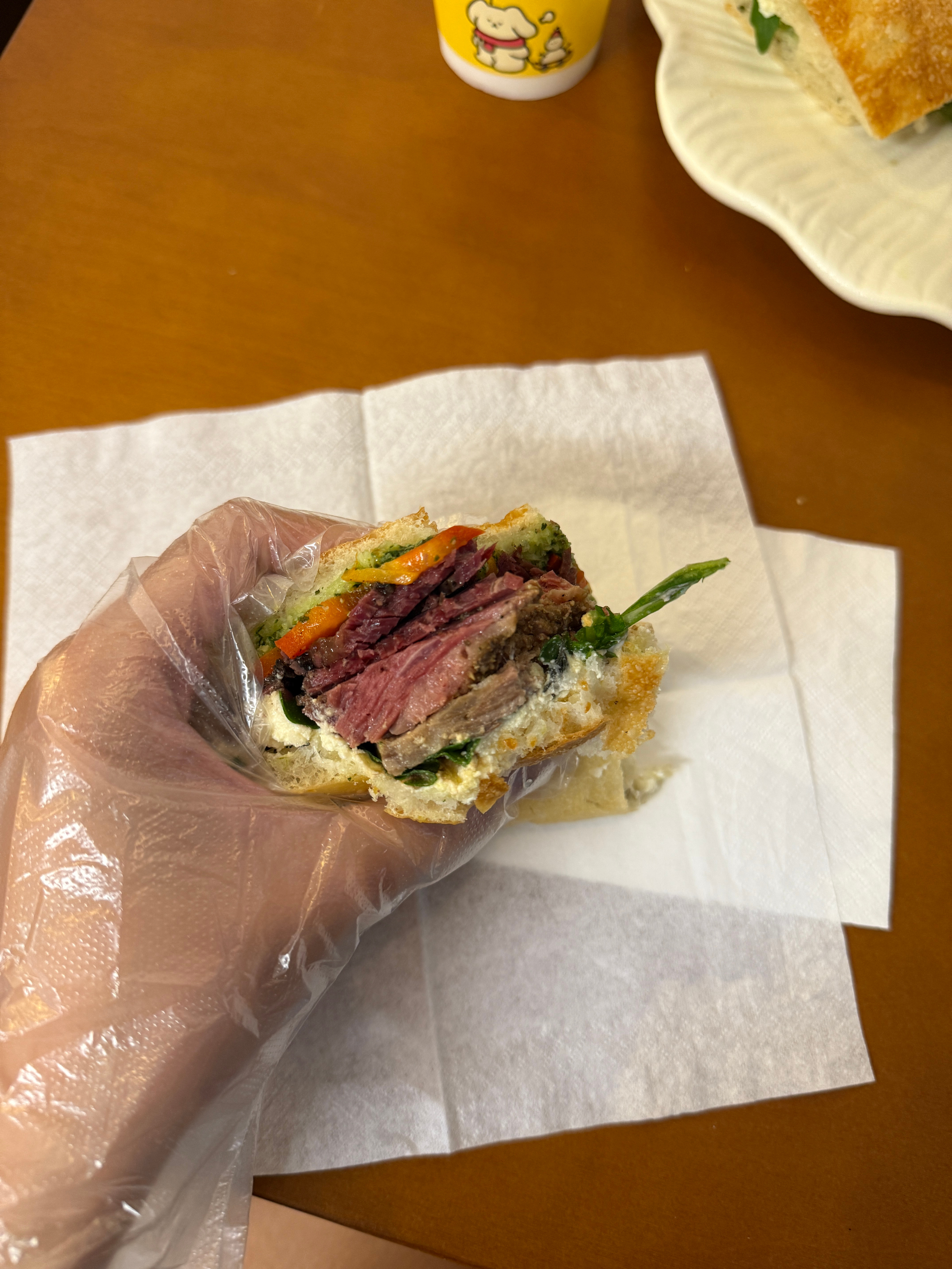 终于吃上小红帽三明治了🥪好吃cry了 成都