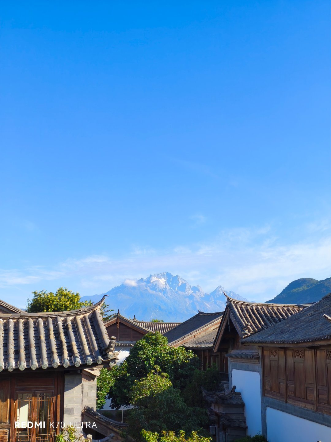 朋友们早呀～美丽的雪山送给大家，丽江再见～太美太好吃了，下次还来！[收到] ​​