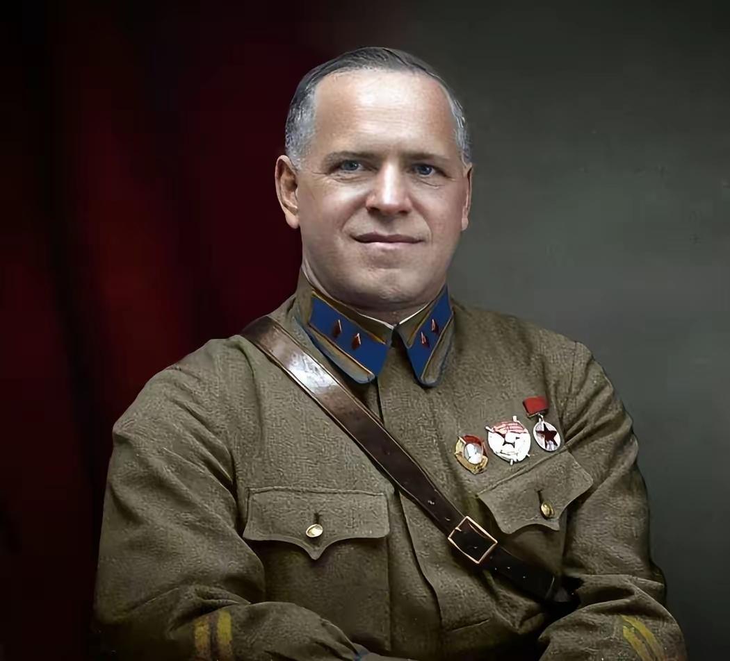 在评价斯大林时，朱可夫是这样说的：“一般情况下他都是有条不紊、沉着镇定，允许大家