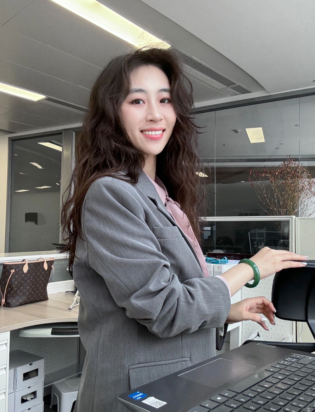 高管秘书｜普通女生如何向上社交、破圈破局？
