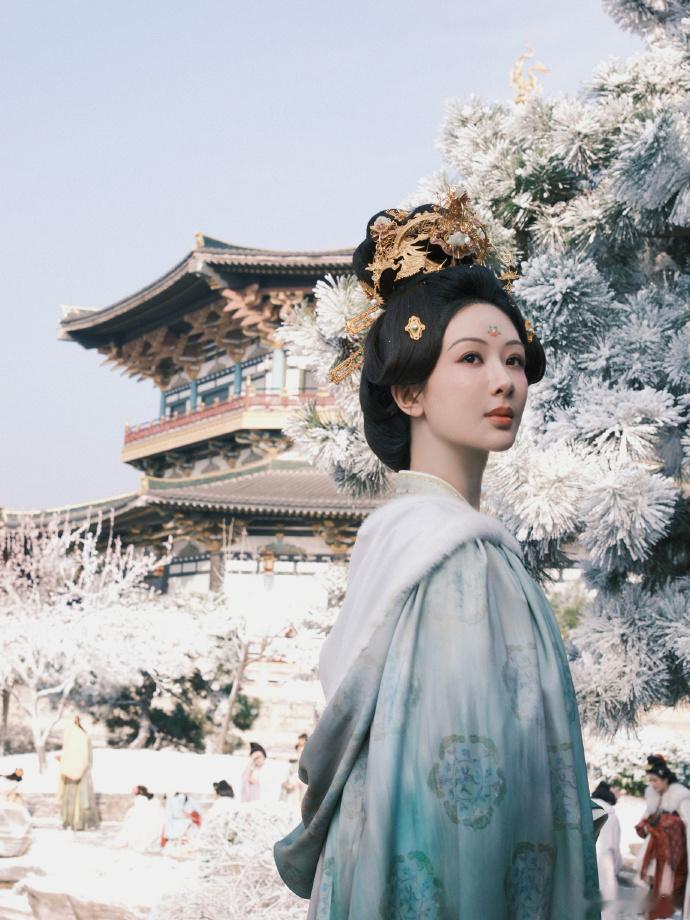 李现手机里的杨紫   李现手机里的杨紫拍的真的很不错呀。果然还得是老同学！希望以