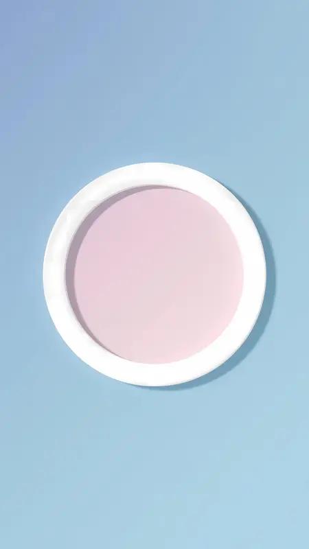 美颜滤镜简直是神奇的魔法，能让大妈变少女。就说那位70岁大妈，直播一开美颜特效，