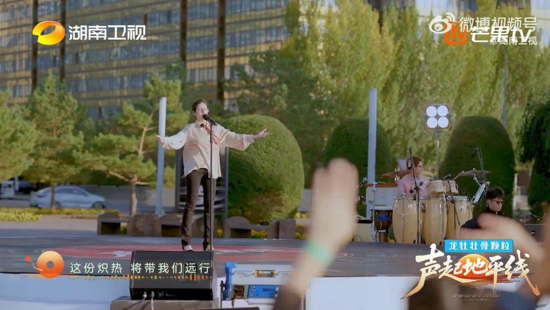 蔡国庆听哭了声起地平线跨越语言隔阂的音乐共鸣，动人旋律直击灵魂深处，蔡国庆被歌声