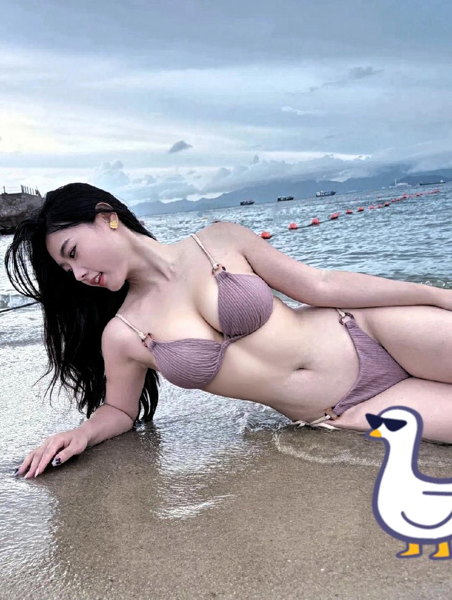 亲戚的儿子离婚了，问原因，说老婆出轨，跟楼上的一个男人，经常不回家，被抓了现行。