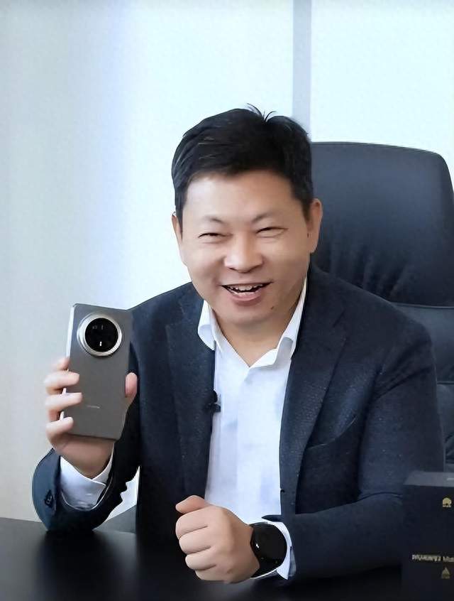 余承东承认“扛不住了”：华为不得不涨价，每部手机成本多1300块