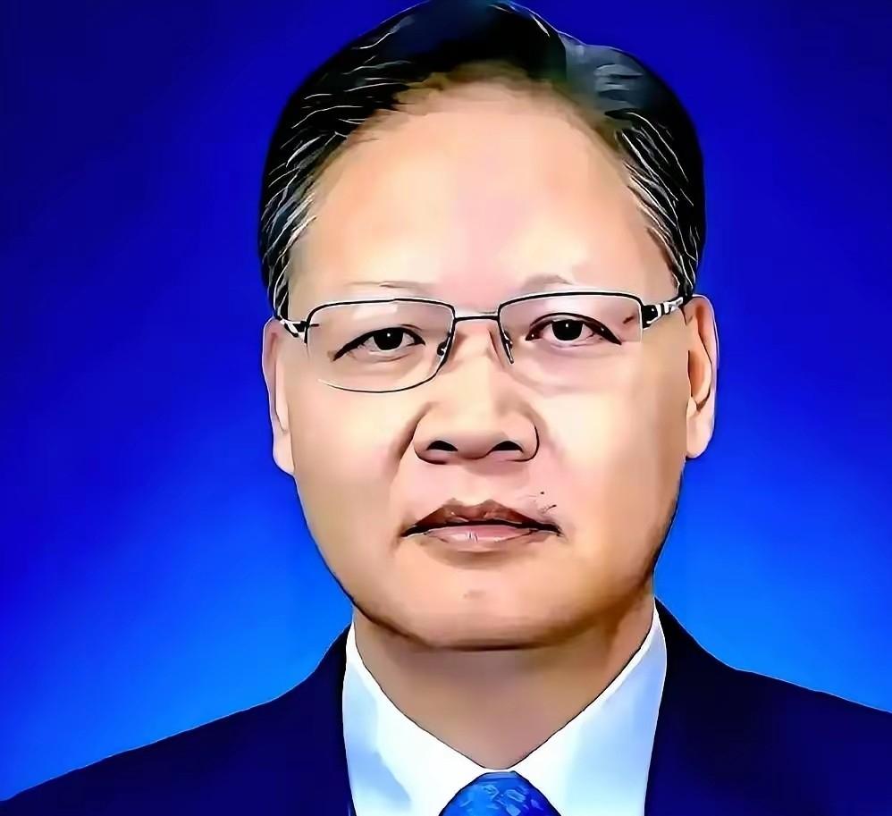 [兔子]前脚，大使把纪念品送到第十万个印度签证申请人手上，又是免签证费，又是指纹