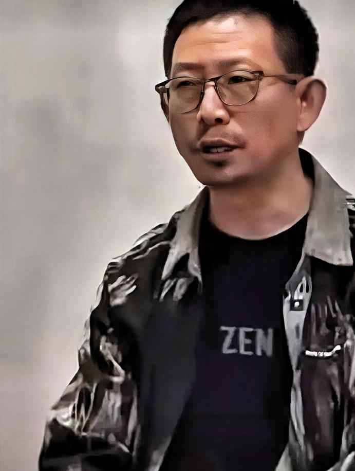 丁太升道歉了。
不是被逼的，是张远淘汰后他自己先心软了。“说他没有天分却从事了最