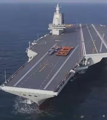 任何爱好和平、尊重中国领土完整的国家都不用害怕哦，我们发展三航母的目的是维护和平