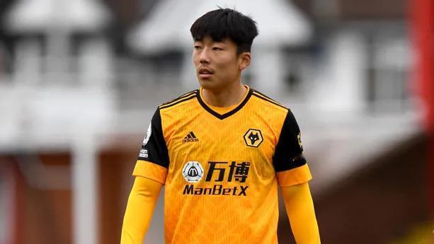 【狼队梯队不好混】徐彬加盟狼队后，他成为了狼队历史上的第四位中国球员，另外三位是