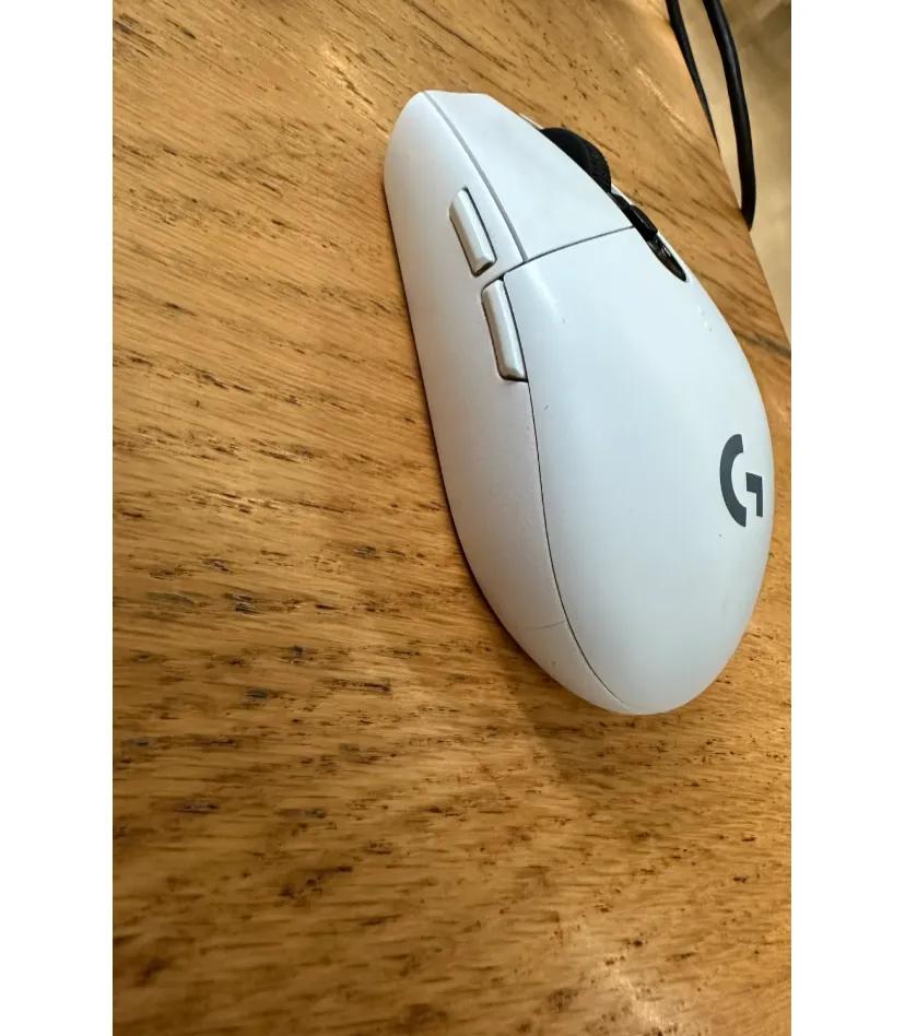 在图书馆被提醒了
早上刚坐下，在用电脑整理东西
有个同学过来提醒我说鼠标声音有点