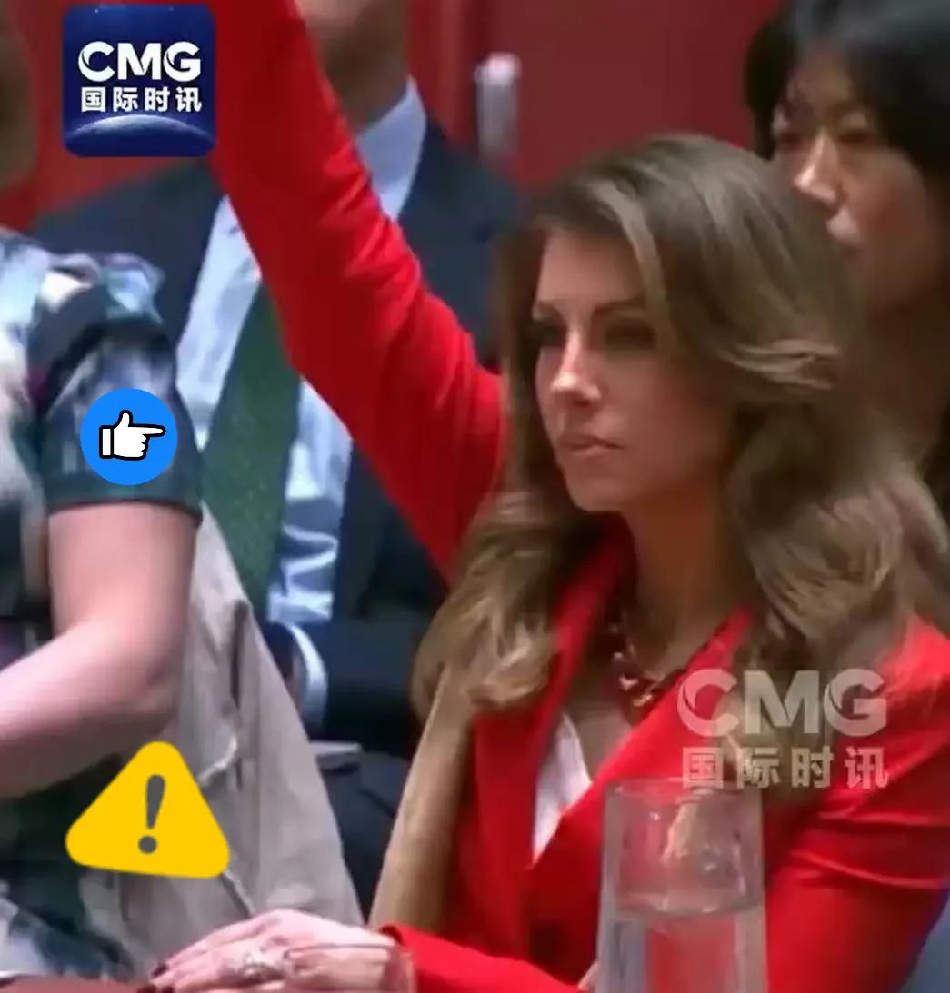快讯！快讯！！记住这张脸！
就是这个穿红衣的女人，刚刚在联合国，亲手否决了加沙的