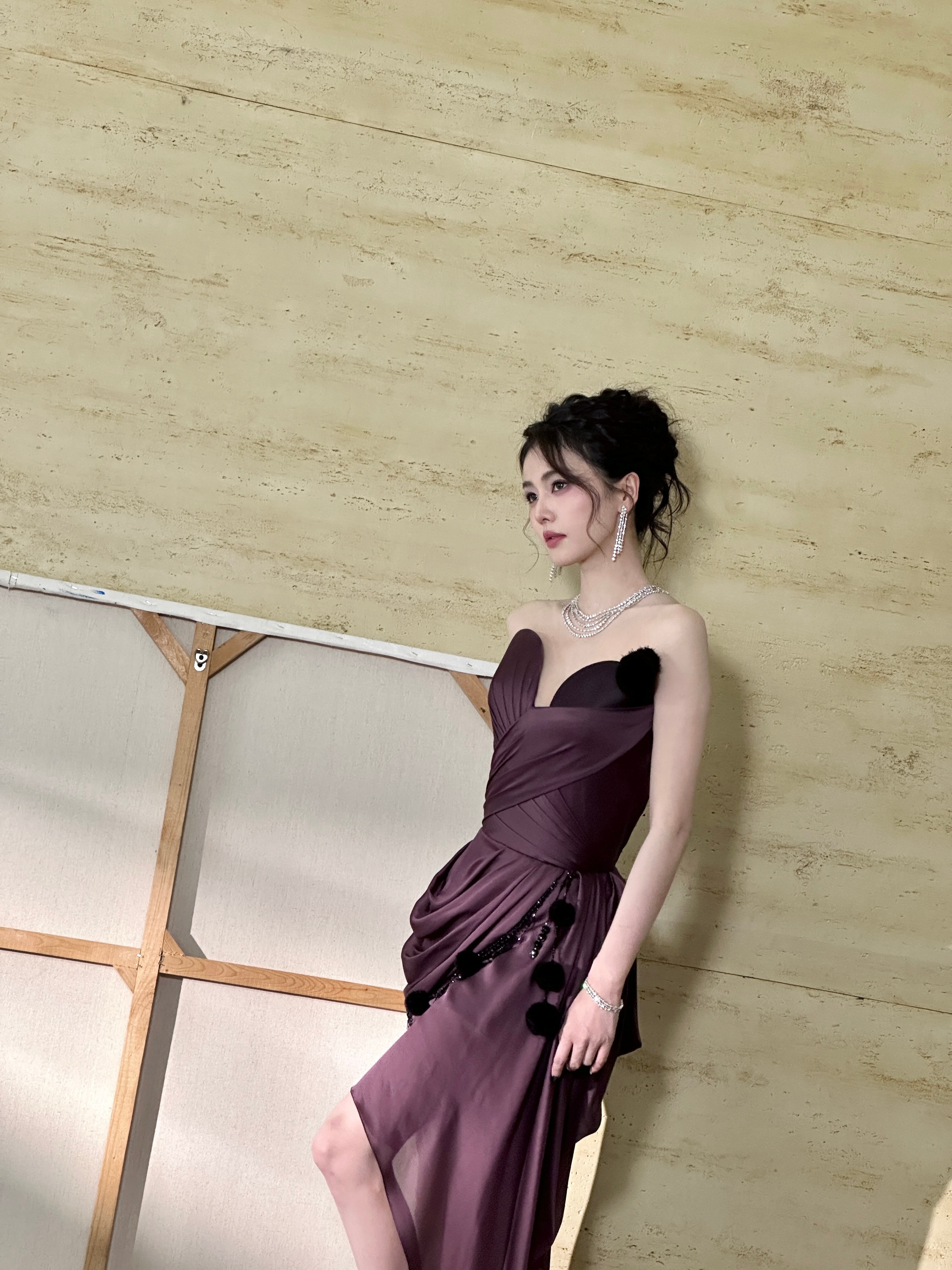 白鹿白鹿不玩泥潭就难受  在复制粘贴的时代，你是手写的诗