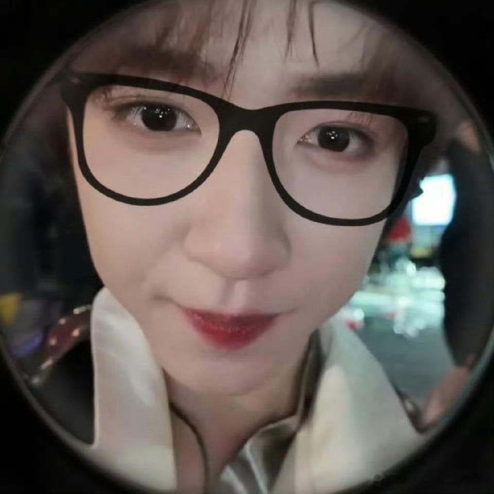 贺峻霖这会知道冷热了吧 聊个天辈分蹭蹭涨，贺儿这下彻底知道冷暖了！ 