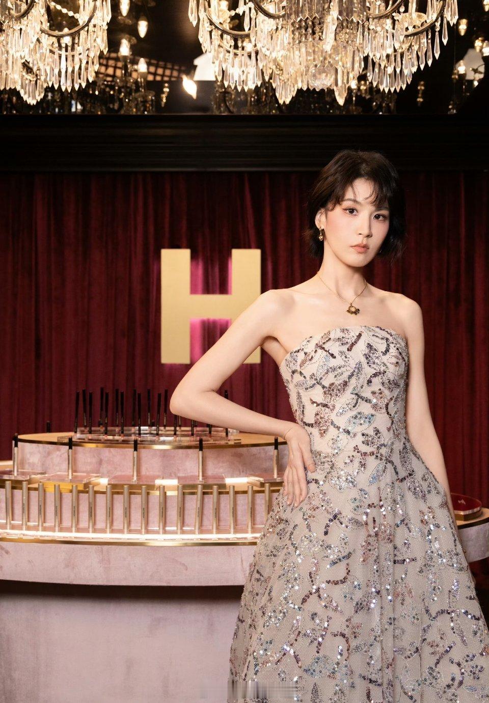 曾沛慈有3-4个商务待宣（彩妆hourglass)，杂志待拍，后面会出席一些品牌