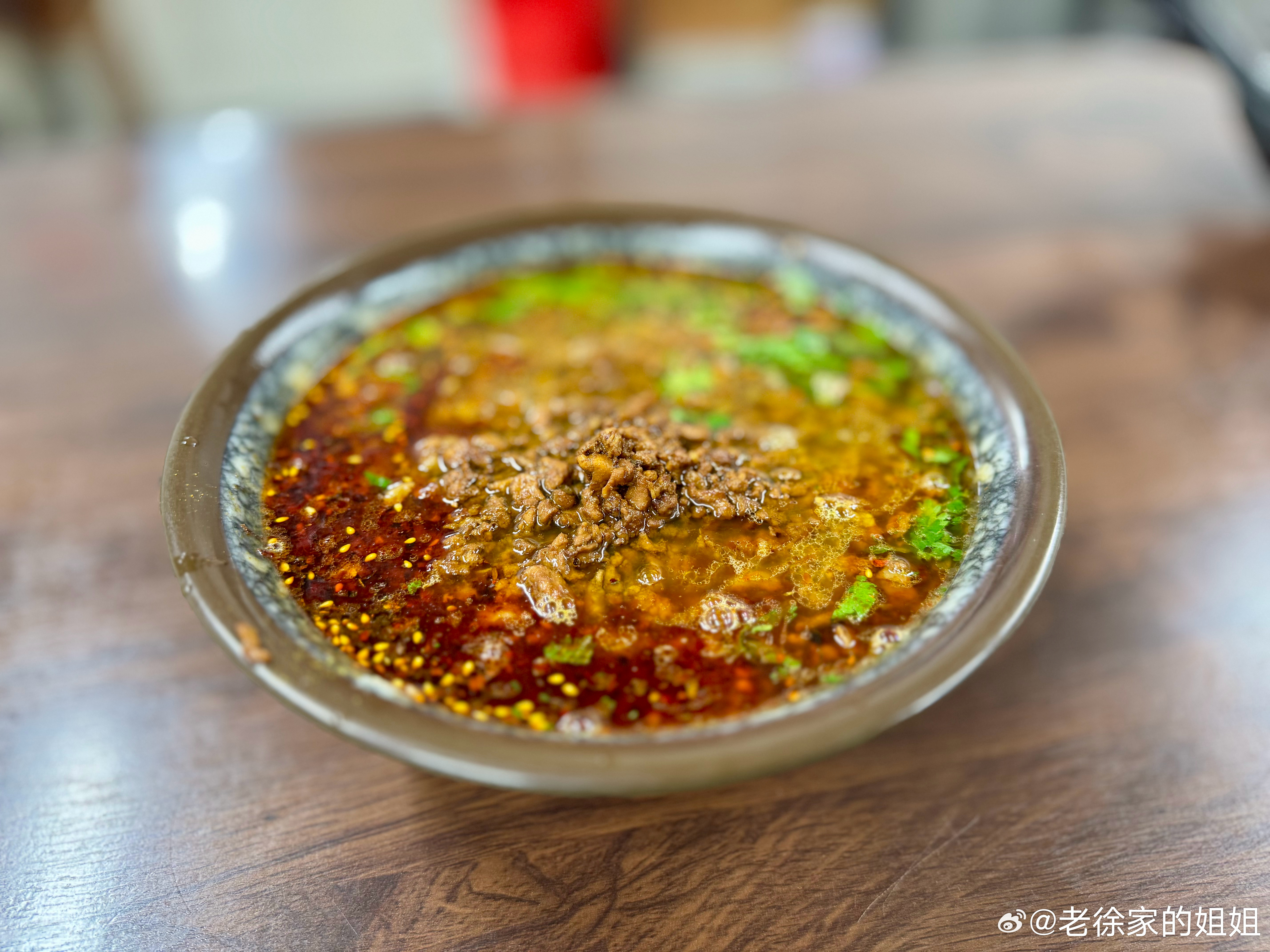 吃起～加肉酱再加个酱蛋～ 菜码多多～ 徐州·老六中米线(原六中米线)