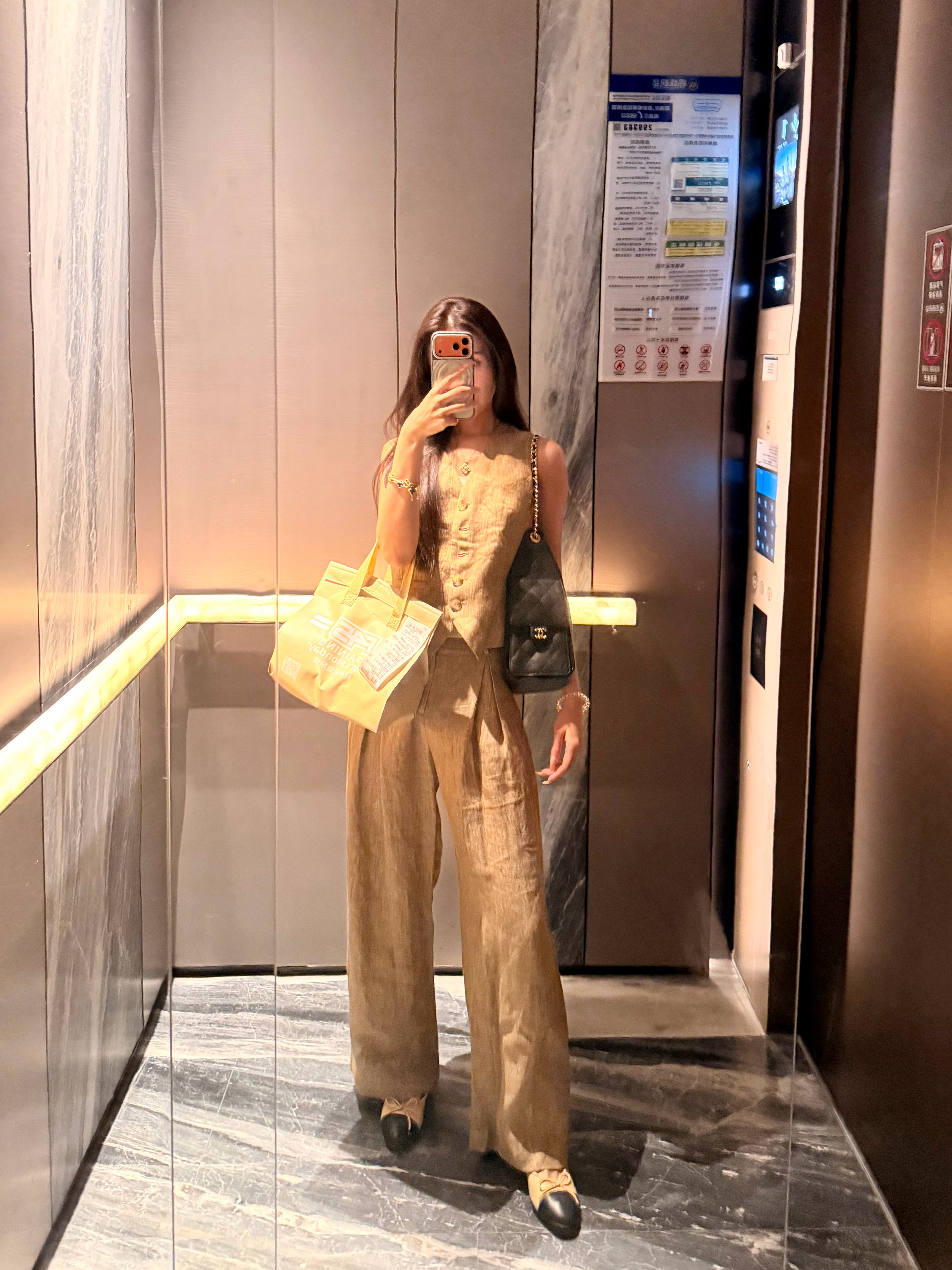 来不及吃饭直接带着外卖出门见客户见完深圳的就要去上海杭州和北京真的见不够见不够