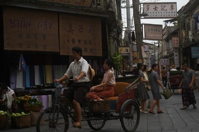 演员李思潼 看完写给阿嬷的情书，立马想给家里打电话。文字里每一件小事我都经历过，