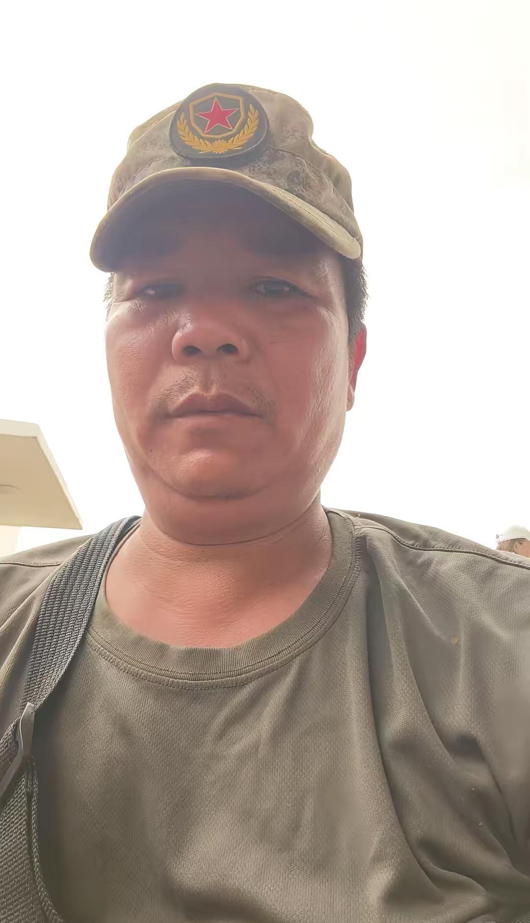 我问他，结了没有，他说部队还没发话收队，这段时间他们都外面救援，在贵港救还没结束