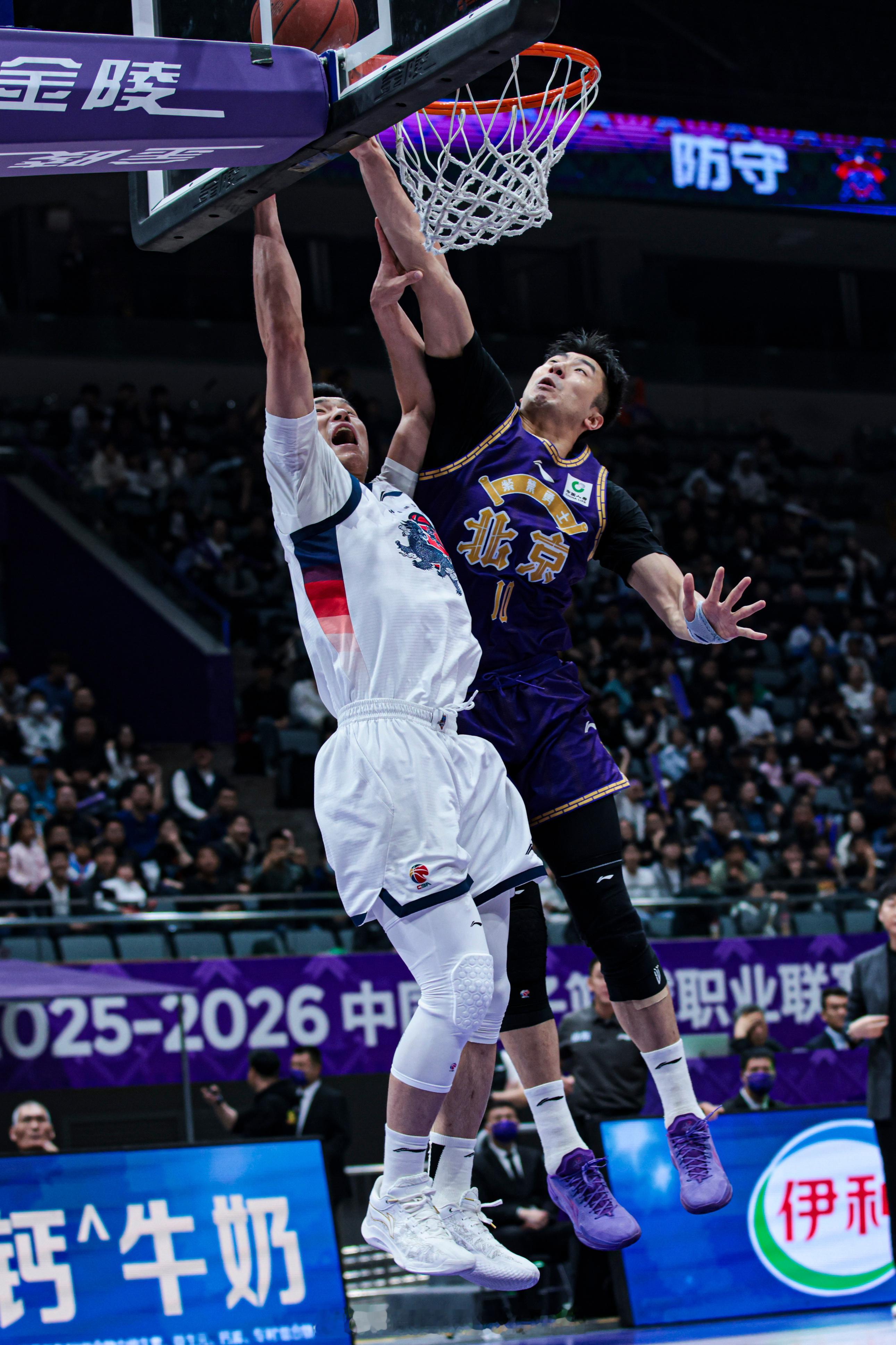 北控男篮昨晚对山东送出13次封盖，是赛季单场新高，其中邹雨宸8次、豪斯2次、廖三