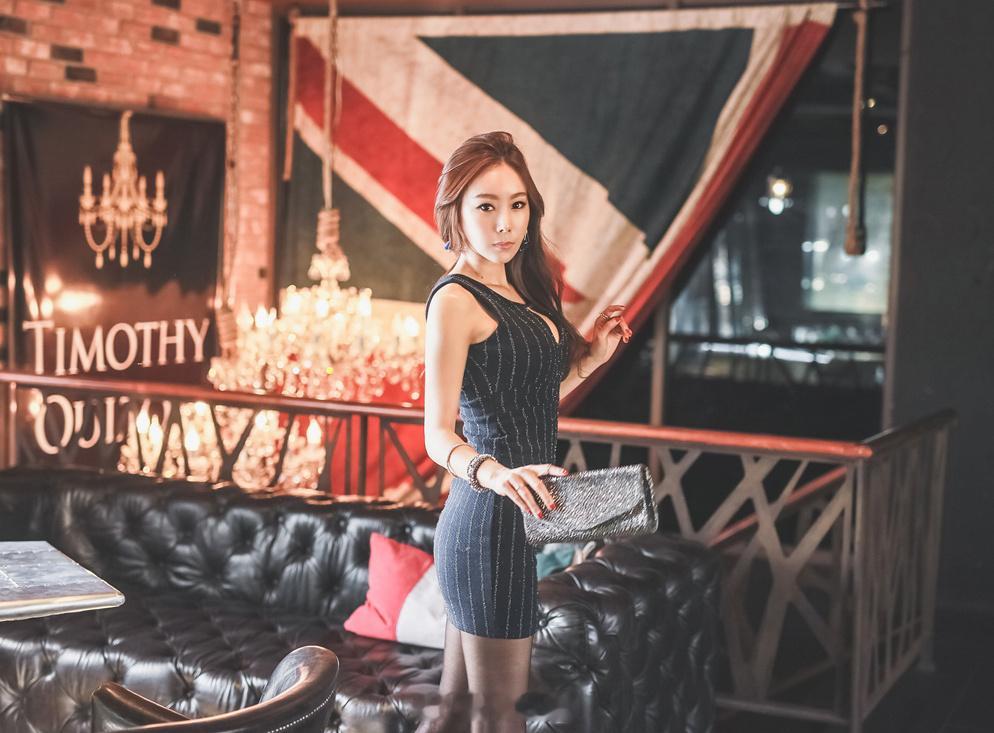 所谓成熟就是，喜欢的东西依旧喜欢，但可以不拥有；讨厌的东西依旧讨厌，但可以忍受；