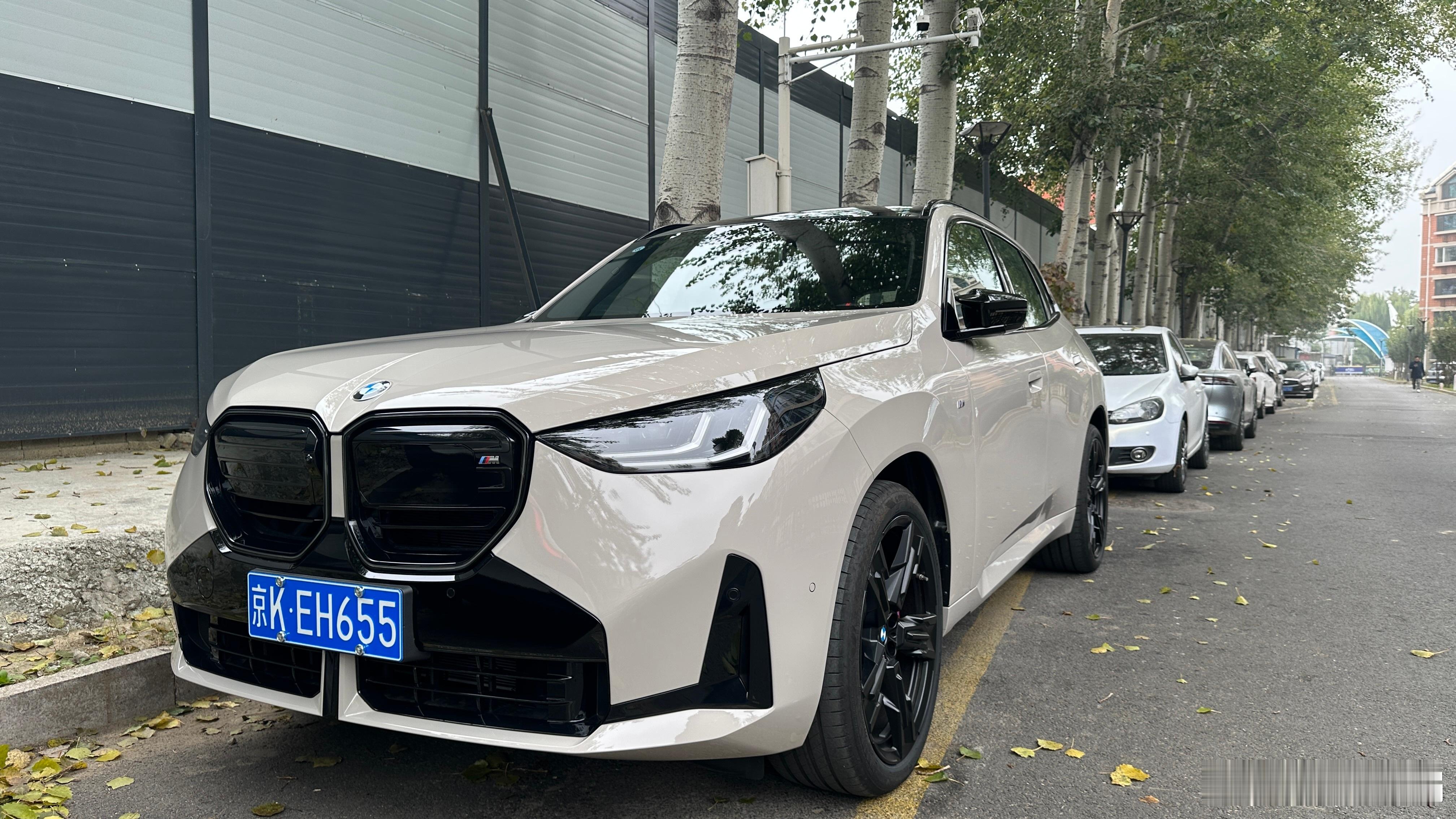 宝马X3 M50，这台车适合低调有内涵的人开。它和那些零百加速4秒左右的国产新能