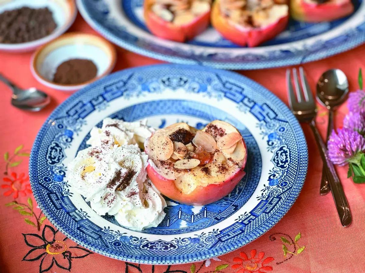 多香果苹果

食 材

苹果4颗、植物奶油2汤匙、多香果粉1茶匙、糖或蜂蜜1汤匙