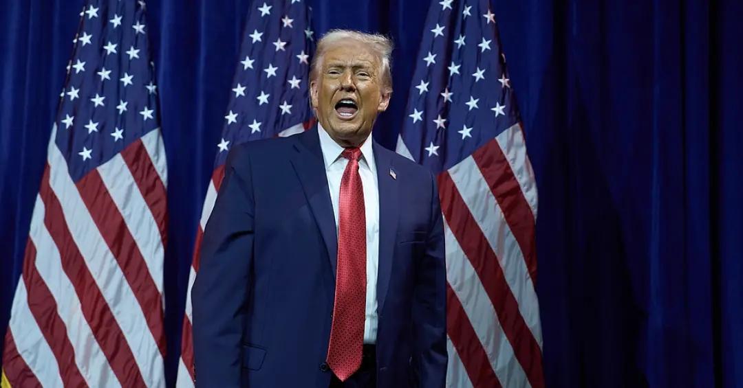 特朗普彻底放飞自我了！
美国《纽约时报》报道，特朗普直白地说到：“自己不需要顾及