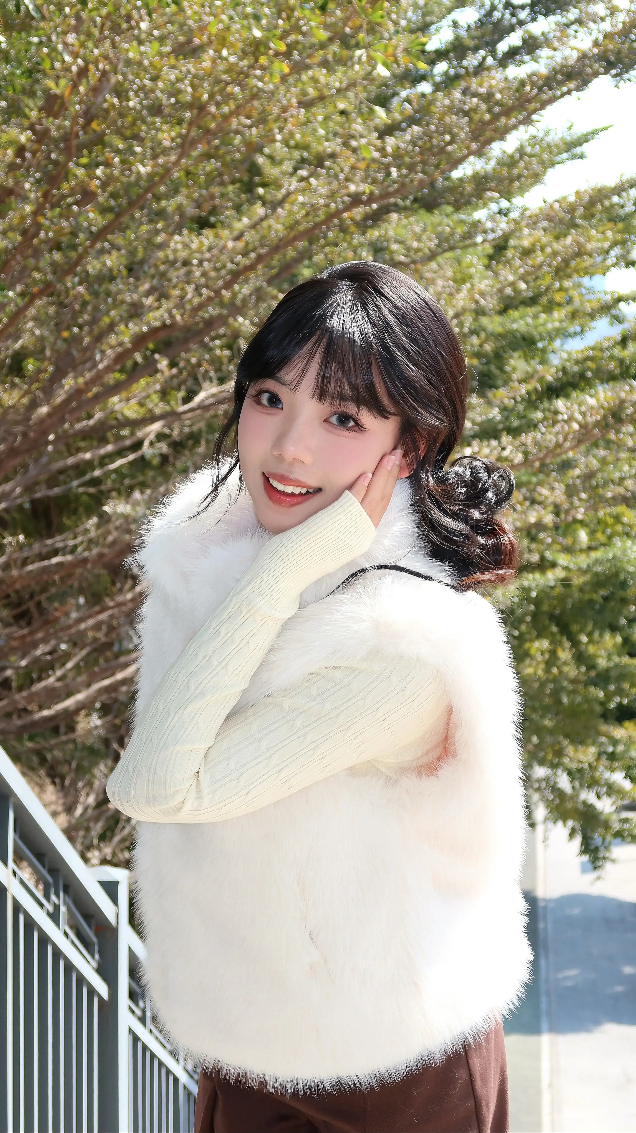 我住的城市从不下雪 记忆却堆满冷的感觉。
