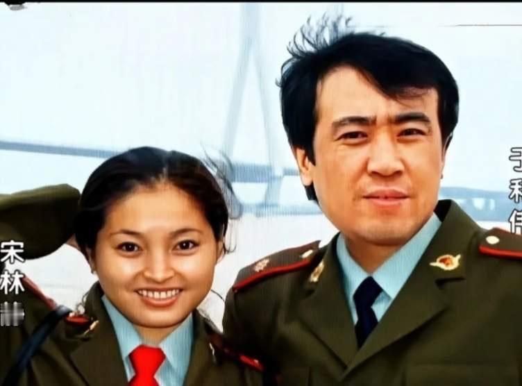 影帝于和伟的妻子宋林静优雅大方，宋林静辽宁抚顺人，早年是抚顺歌舞团舞蹈演员，后就