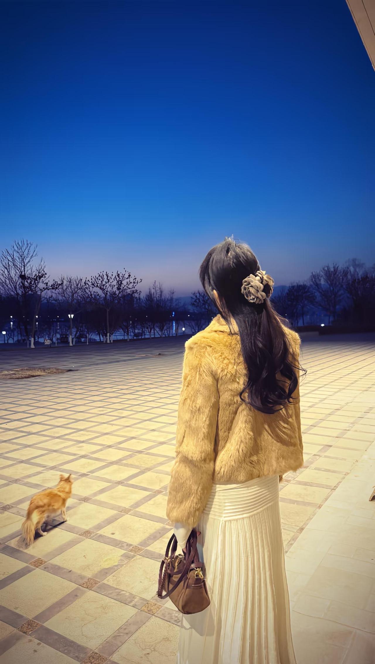 爱你老己 明天见💐
本人正在备战小升初，请勿过多交流，三四年级的小学生不要来问