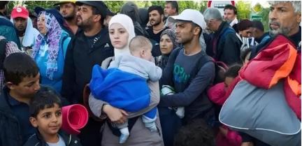 一个国家能蠢到什么地步？看看瑞典就明白了，三十年前，瑞典人均GDP高达3.2万美